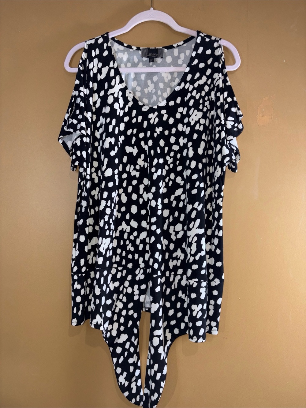 HC857 Slinky Brand Size 1X Womens Black And White Print Stretch, Tie In Front